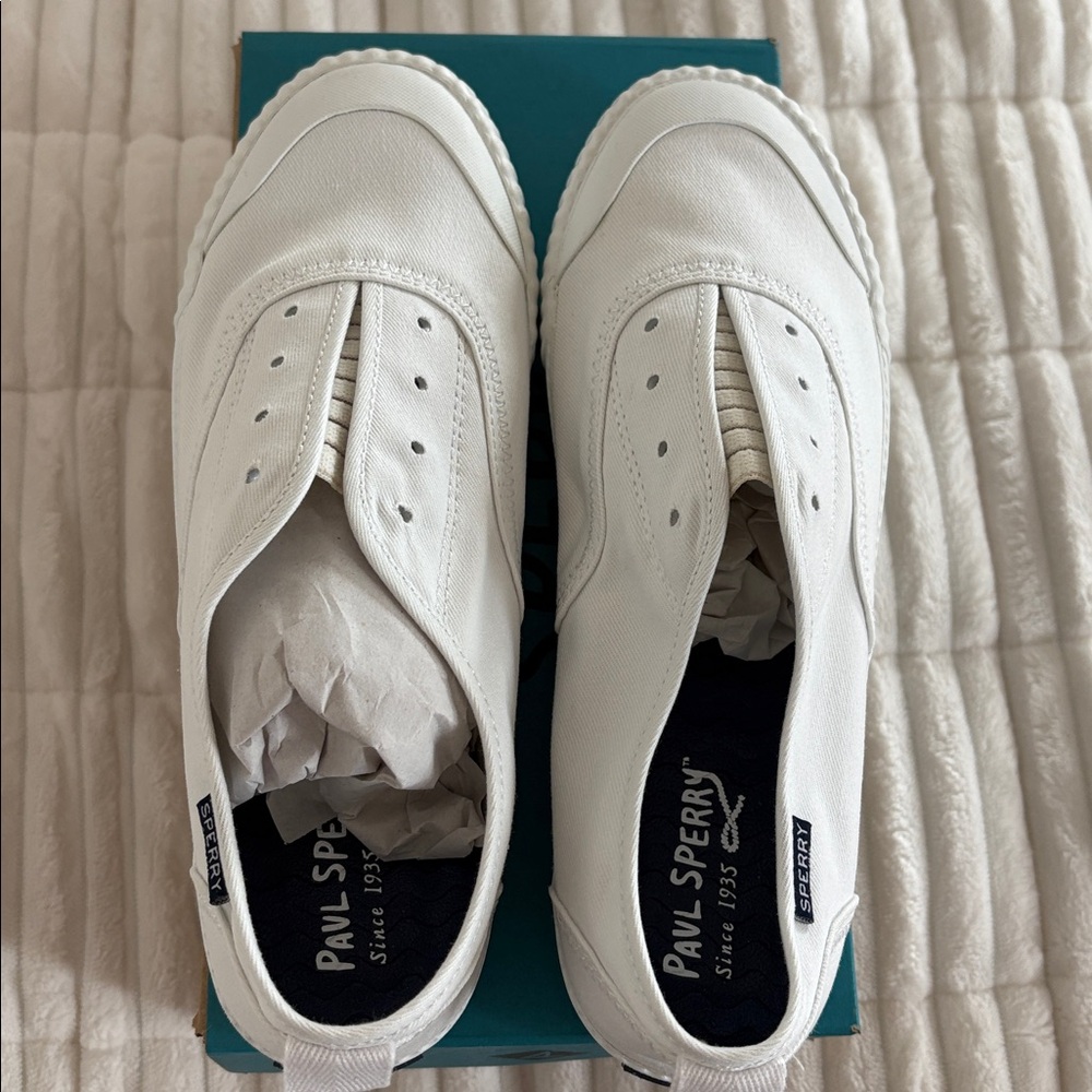 Sperry sneakers CLEW OX wash white size 8, new with box